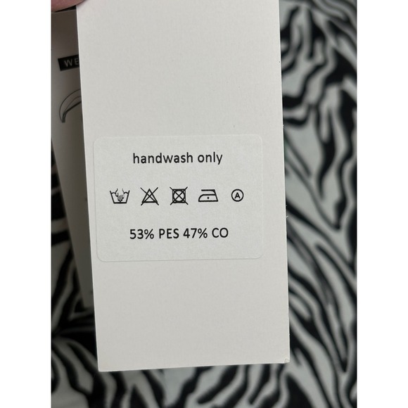 POM Amsterdam Zebra Print Shawl Women OS Black White NEW Pom Pom Trim Scarf - Picture 7 of 10